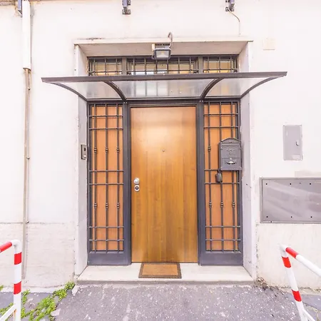 Bilocale Indipendente Con Terrazzo Esclusivo A Due Passi Dalla Metro Di Roma Rome Exterior photo