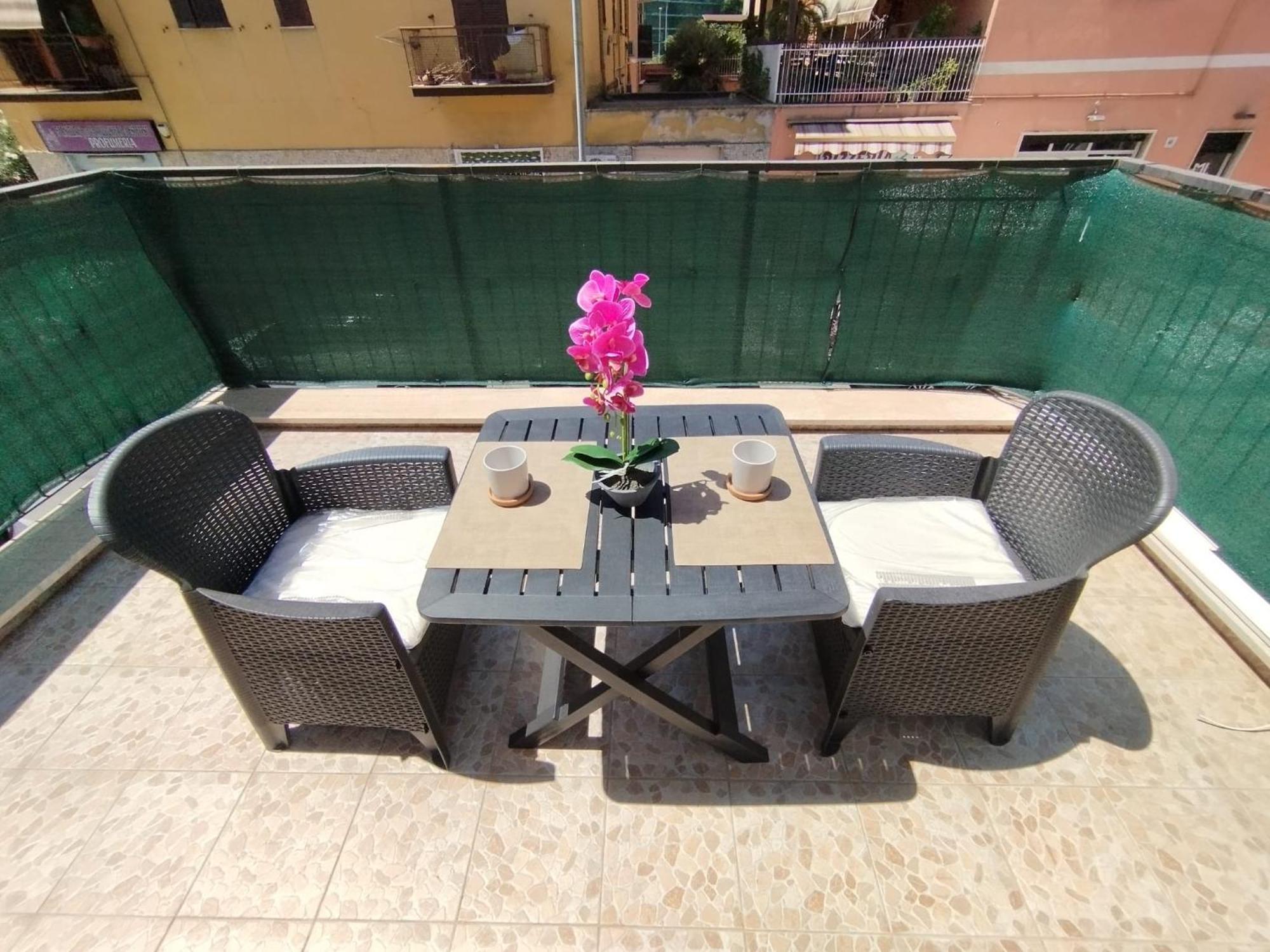 Bilocale Indipendente Con Terrazzo Esclusivo A Due Passi Dalla Metro Di Roma *