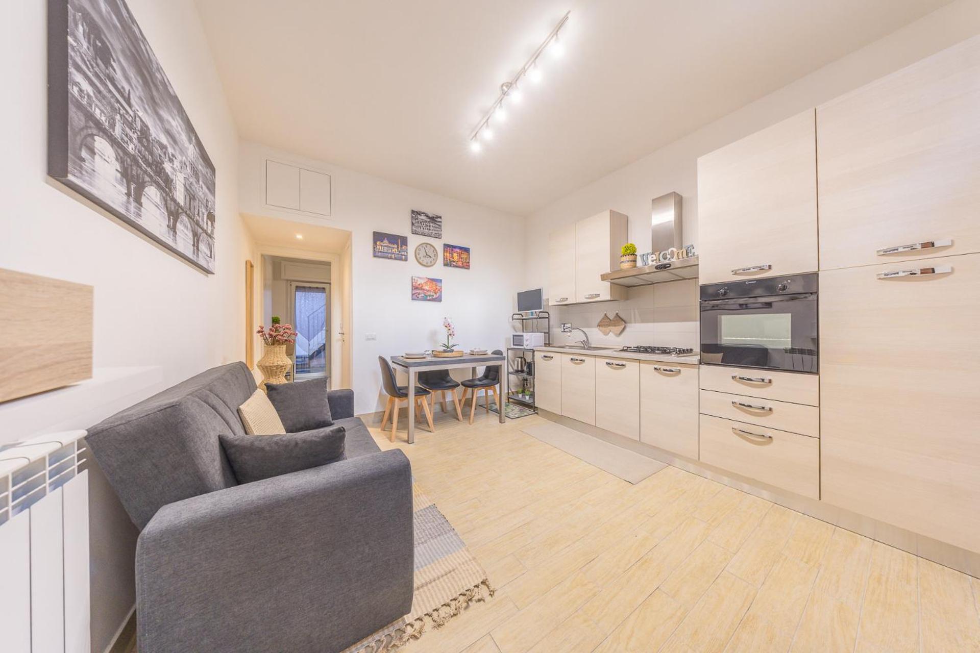 Apartment Bilocale Indipendente Con Terrazzo Esclusivo A Due Passi Dalla Metro Di Roma