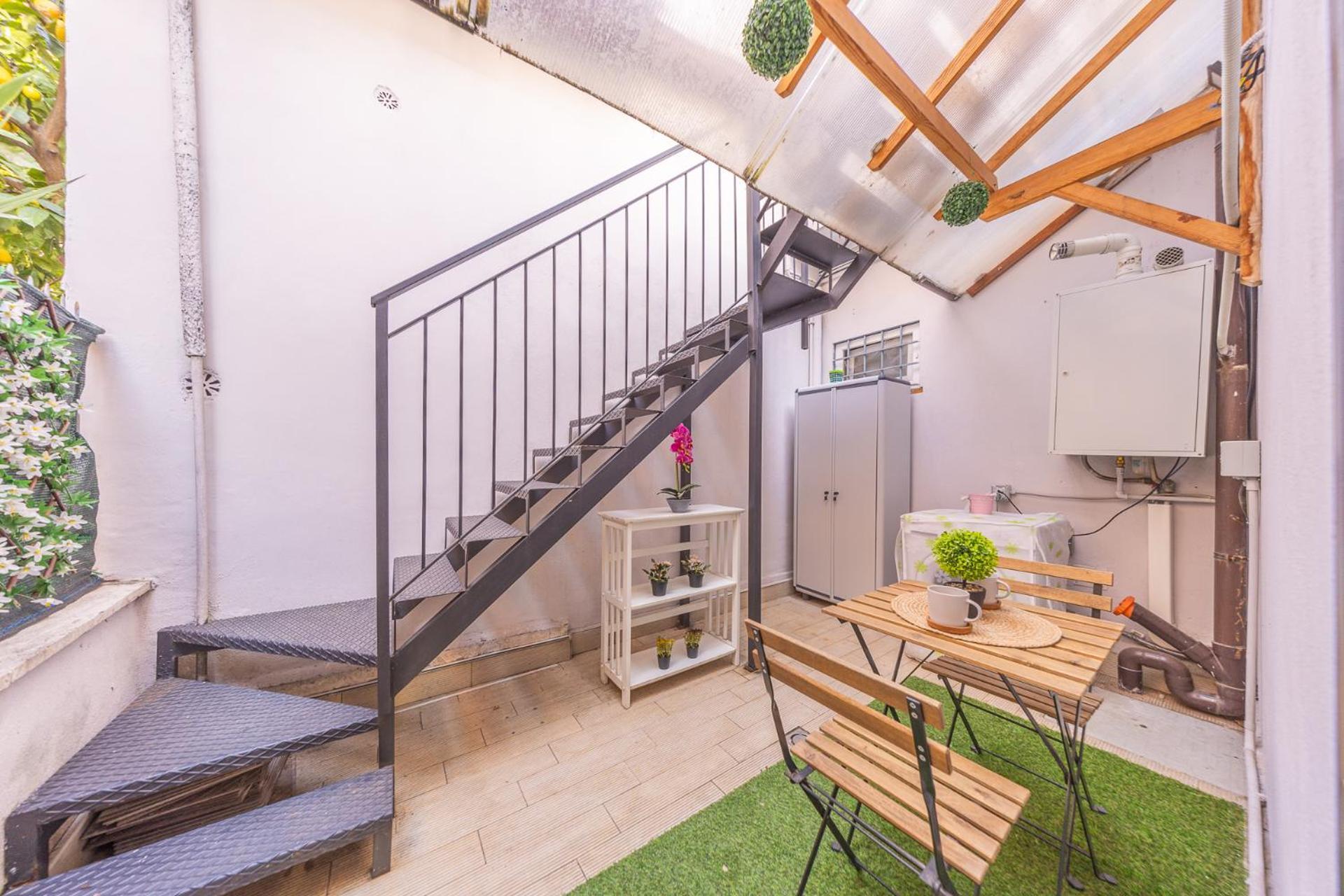 Bilocale Indipendente Con Terrazzo Esclusivo A Due Passi Dalla Metro Di Roma Apartment