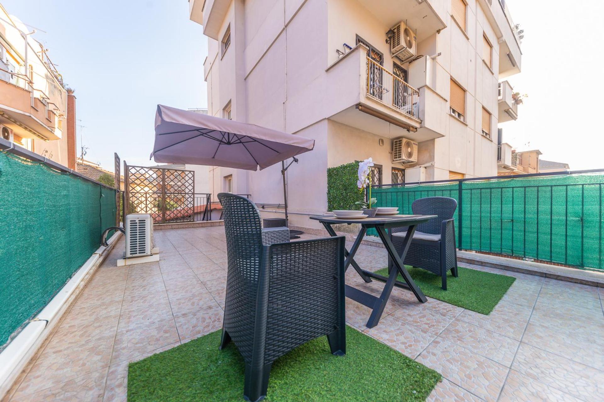 Apartment Bilocale Indipendente Con Terrazzo Esclusivo A Due Passi Dalla Metro Di Roma *